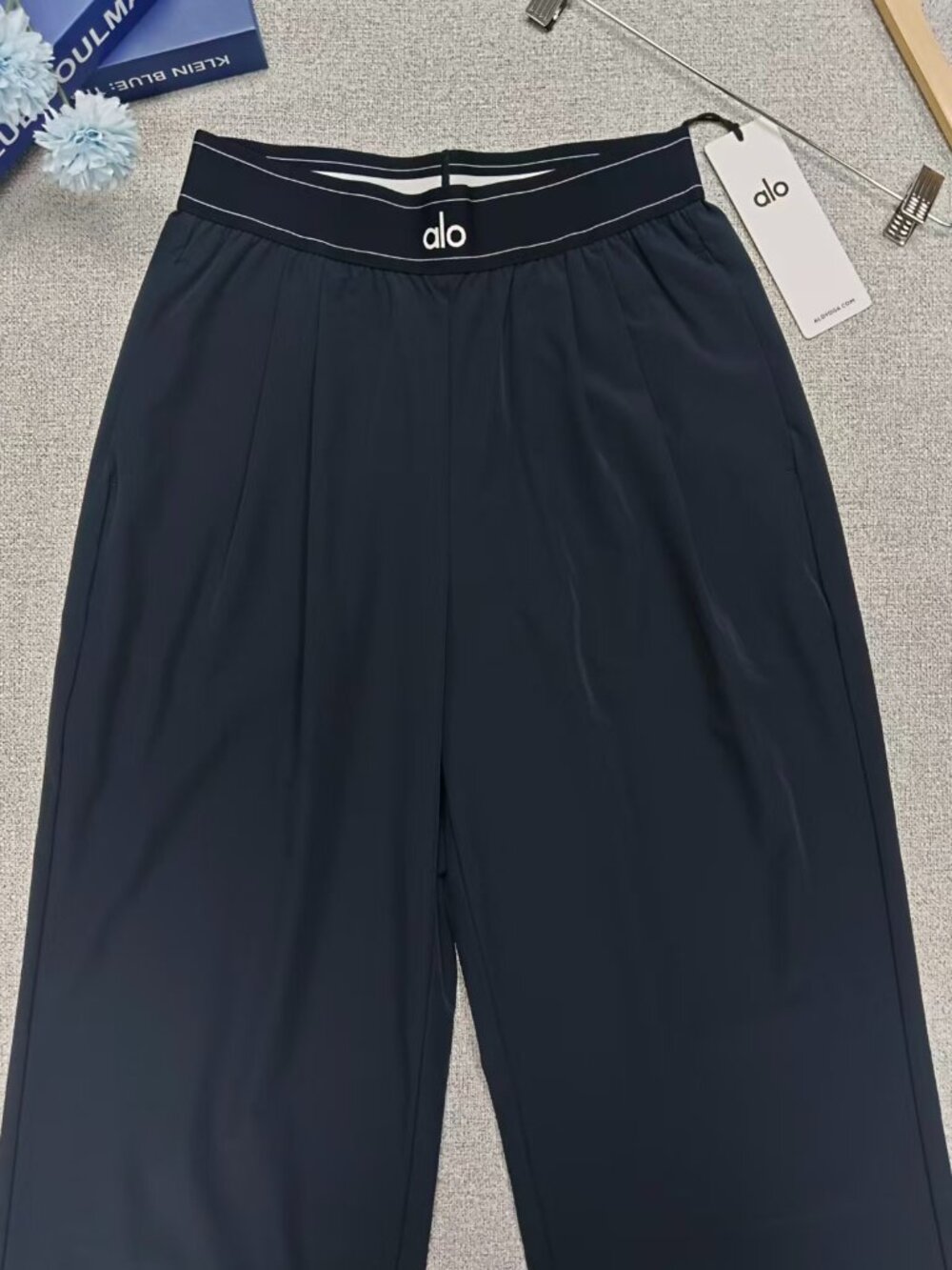 😃ALO Yoga Suit Up Trouser Navy Blue🧣Straight&Wide Leg Brand new 30-inch inseam - Picture 2 of 8